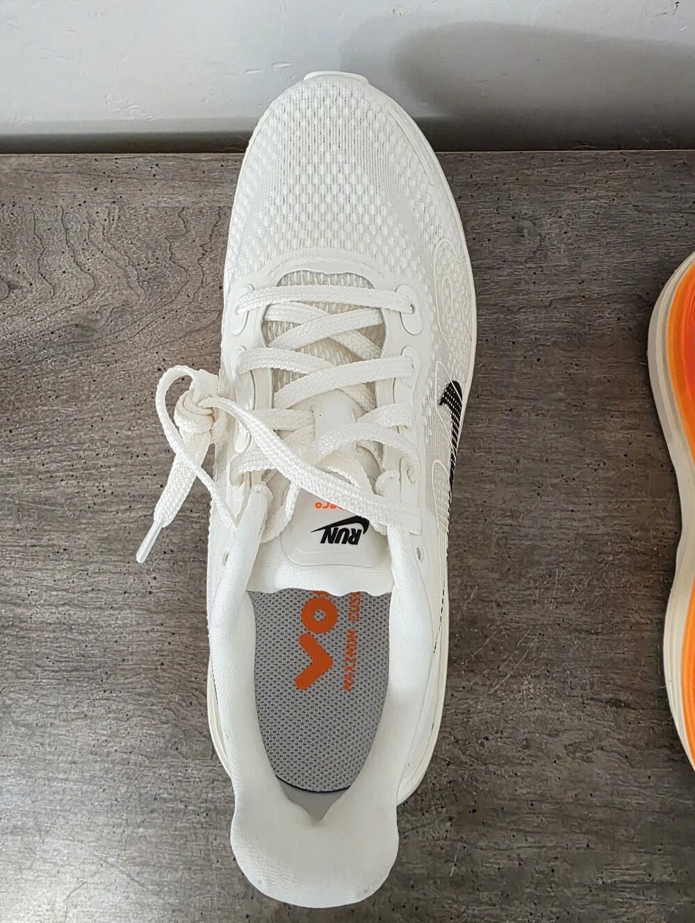 Nike Men's Vomero Premium Running Shoes in Sail/Coconut Milk/Orange Size 5